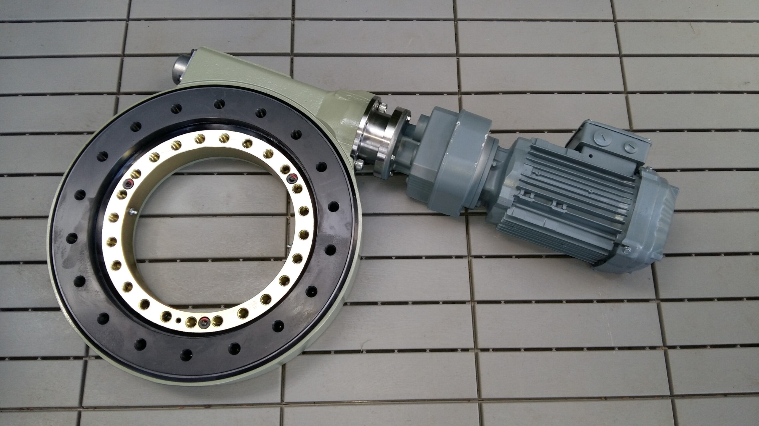 Napęd zintegrowany z silnikiem 400V AC - obrazek 2